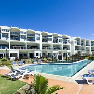 4* Aparthotel Beachside Magnetic Harbour